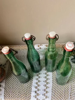Bouteilles en verre anciennes