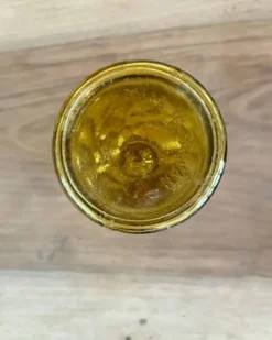 Bouteille 70s en verre jaune