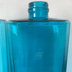 Bouteilles en verre turquoise 36 cm , verrerie de Fougère