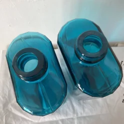 Bouteilles en verre turquoise 36 cm , verrerie de Fougère