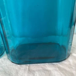 Bouteilles en verre turquoise 36 cm , verrerie de Fougère