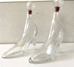 2 bouteilles flacons verre vintage modèle déposé kefla france talons hauts