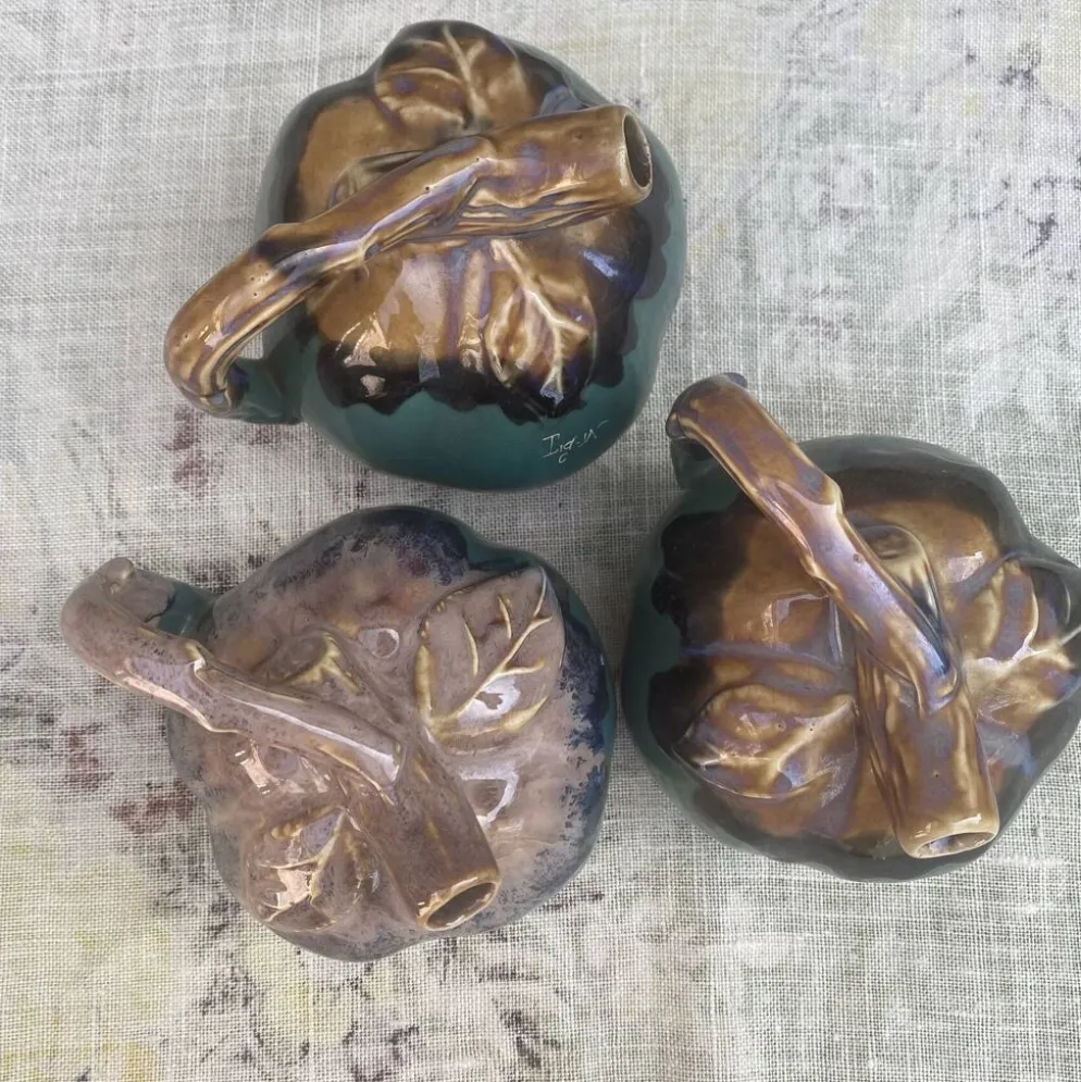 Bouteilles pomme en céramique Alpho années 60-70