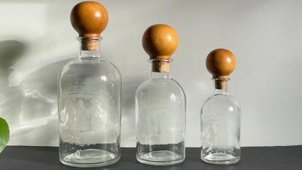 BOUTEILLES Verre Gravé et Bois VINTAGE