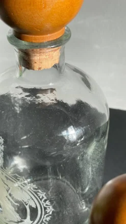 BOUTEILLES Verre Gravé et Bois VINTAGE