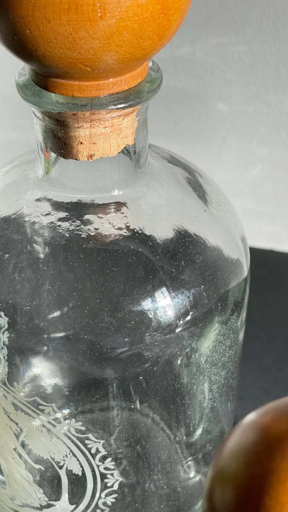 BOUTEILLES Verre Gravé et Bois VINTAGE