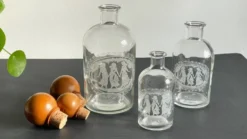 BOUTEILLES Verre Gravé et Bois VINTAGE