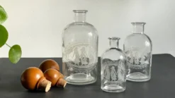 BOUTEILLES Verre Gravé et Bois VINTAGE
