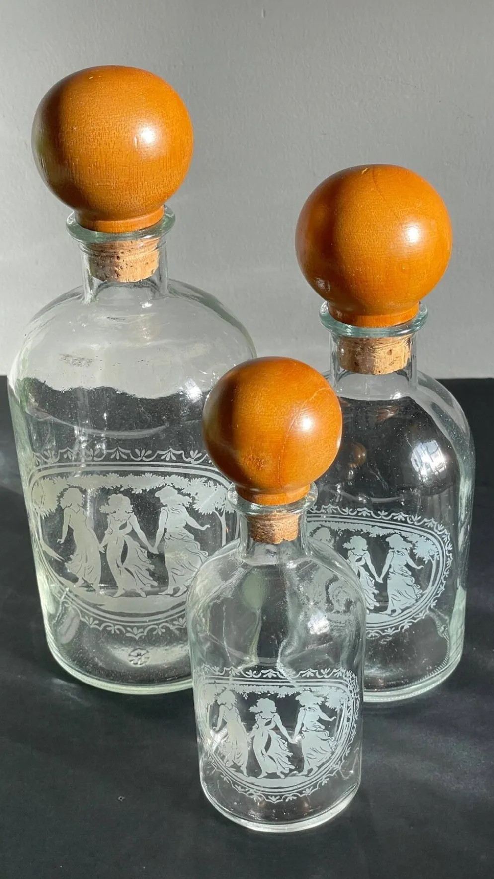 BOUTEILLES Verre Gravé et Bois VINTAGE
