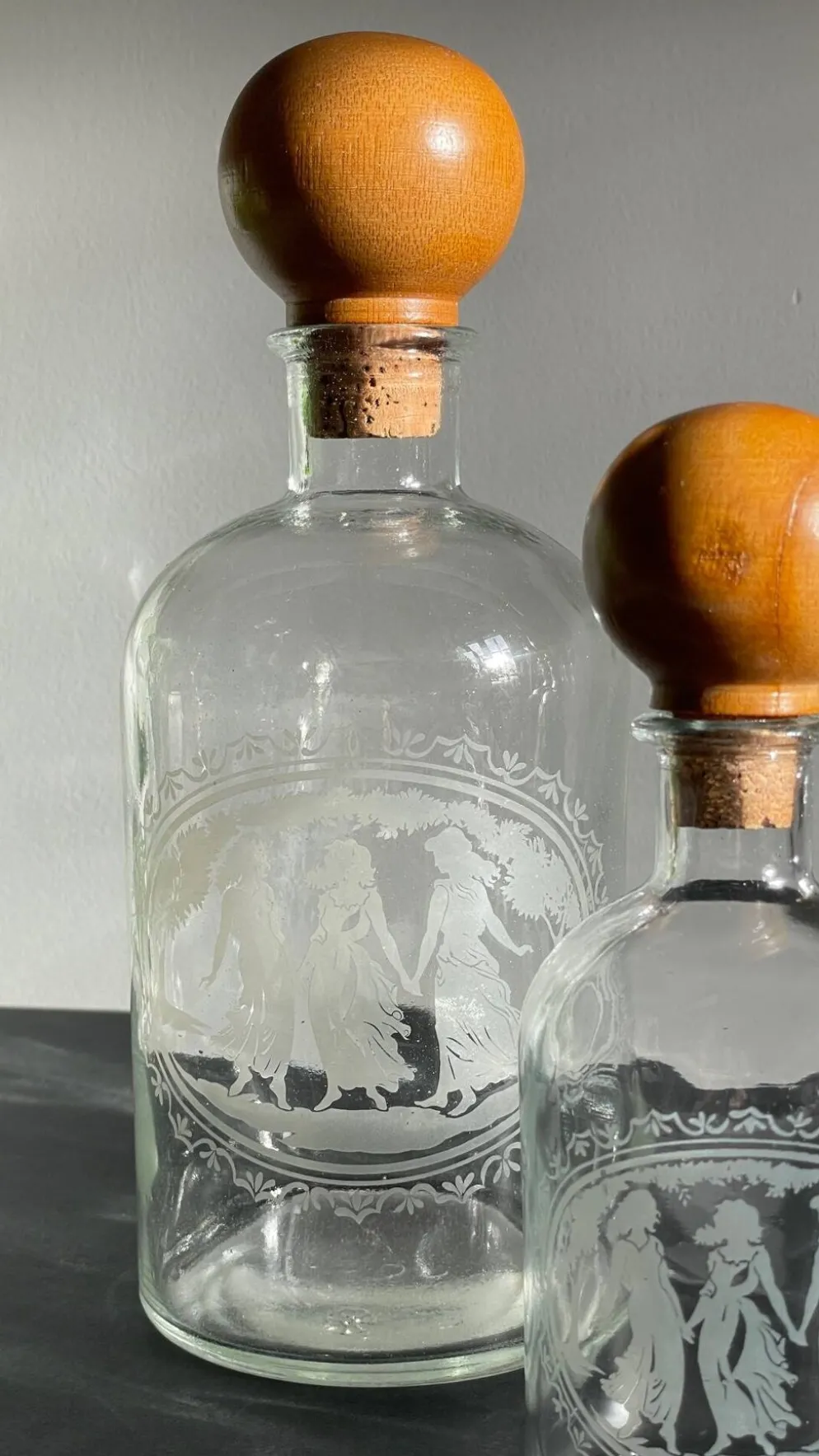 BOUTEILLES Verre Gravé et Bois VINTAGE