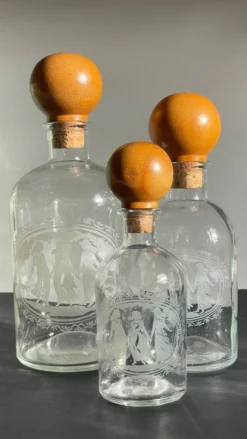 BOUTEILLES Verre Gravé et Bois VINTAGE