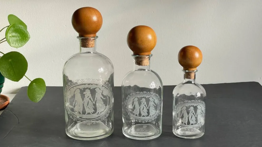 BOUTEILLES Verre Gravé et Bois VINTAGE