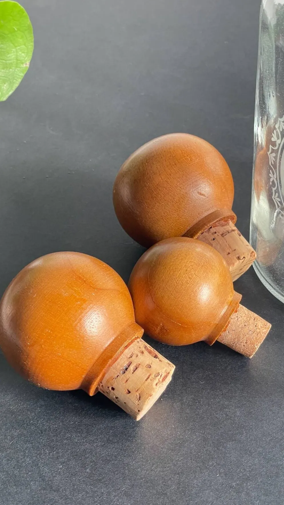 BOUTEILLES Verre Gravé et Bois VINTAGE