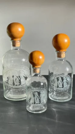 BOUTEILLES Verre Gravé et Bois VINTAGE