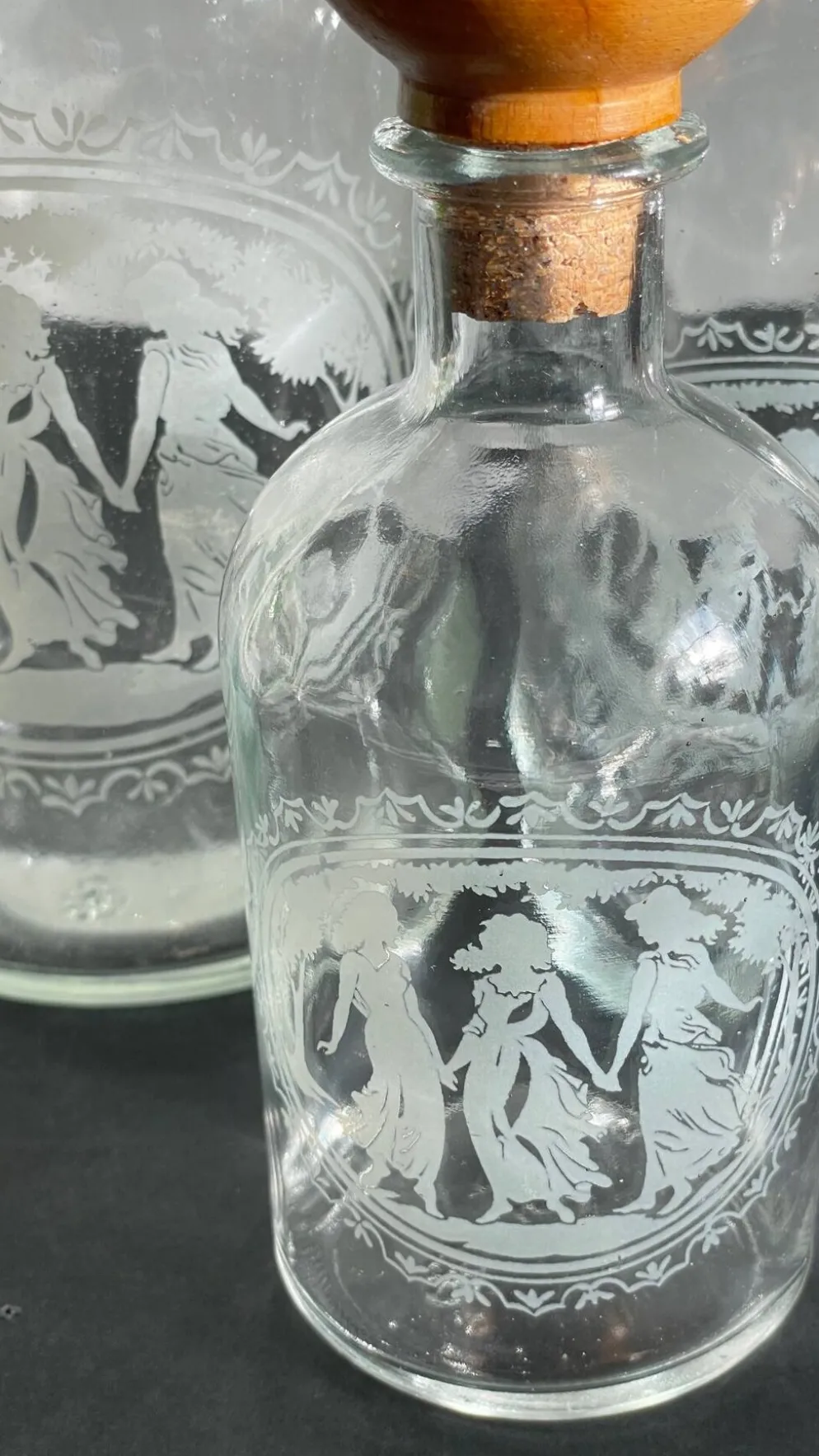 BOUTEILLES Verre Gravé et Bois VINTAGE