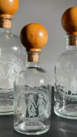 BOUTEILLES Verre Gravé et Bois VINTAGE