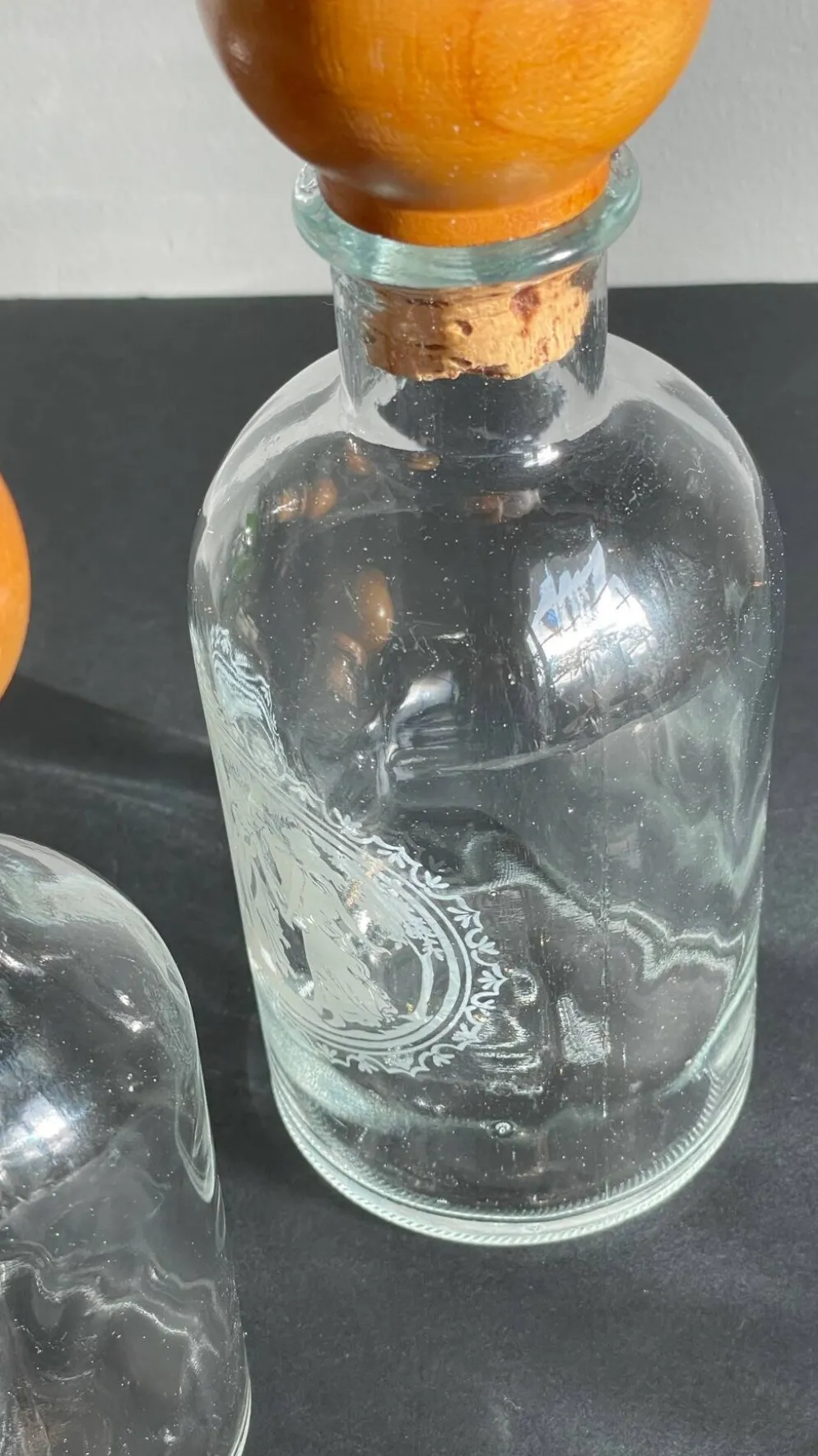 BOUTEILLES Verre Gravé et Bois VINTAGE