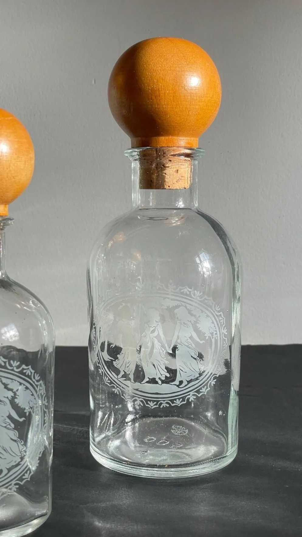 BOUTEILLES Verre Gravé et Bois VINTAGE
