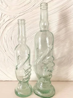 Bouteilles vintage mains Italie