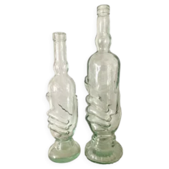 Bouteilles vintage mains Italie