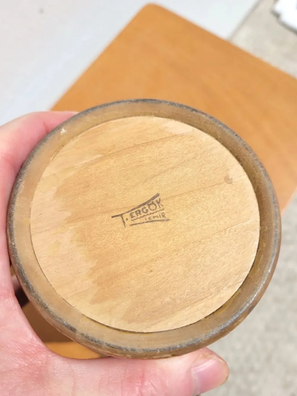 Bouteille thermos vintage en bois tourné signée T. Ergök