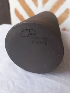 Bouteille, vase en grès brun