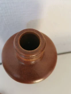bouteille , vase , soliflore en grès vernissé marron