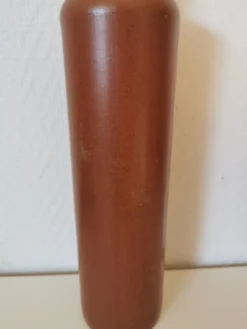 bouteille , vase , soliflore en grès vernissé marron