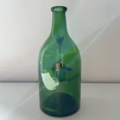 Bouteille verte en verre