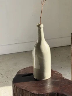 Bouteille vintage en grès beige moucheté H31