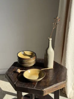 Bouteille vintage en grès beige moucheté H31