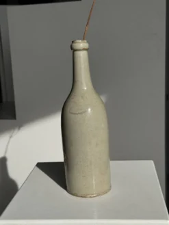 Bouteille vintage en grès beige moucheté H31