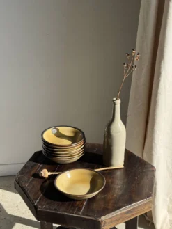 Bouteille vintage en grès beige moucheté H31