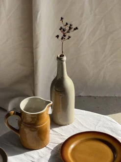 Bouteille vintage en grès beige moucheté H31
