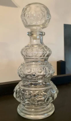 Bouteille vintage en verre moulé France