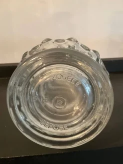 Bouteille vintage en verre moulé France