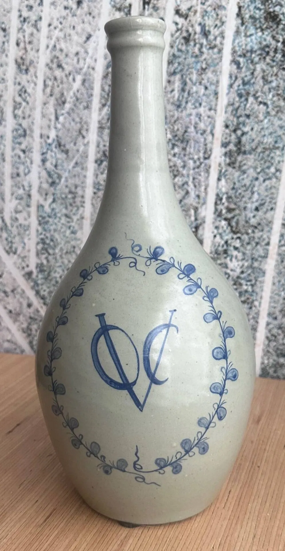 Bouteille voc produite pour la compagnie néerlandaise