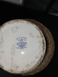 Broc en porcelaine