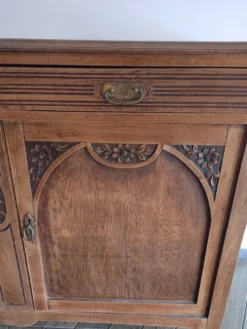 Buffet ancien art déco sculpté vintage
