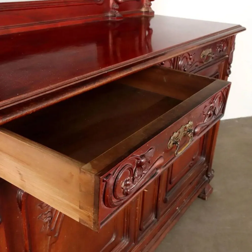 Buffet ancien Art nouveau en noyer avec décorations, Italie, XIXe siècle