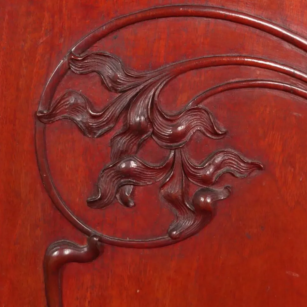 Buffet ancien Art nouveau en noyer avec décorations, Italie, XIXe siècle