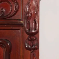 Buffet ancien Art nouveau en noyer avec décorations, Italie, XIXe siècle