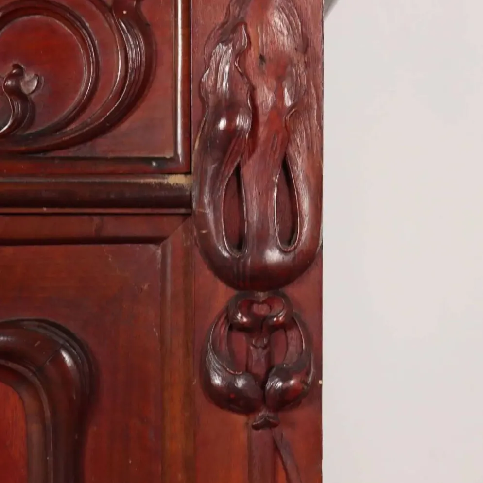 Buffet ancien Art nouveau en noyer avec décorations, Italie, XIXe siècle