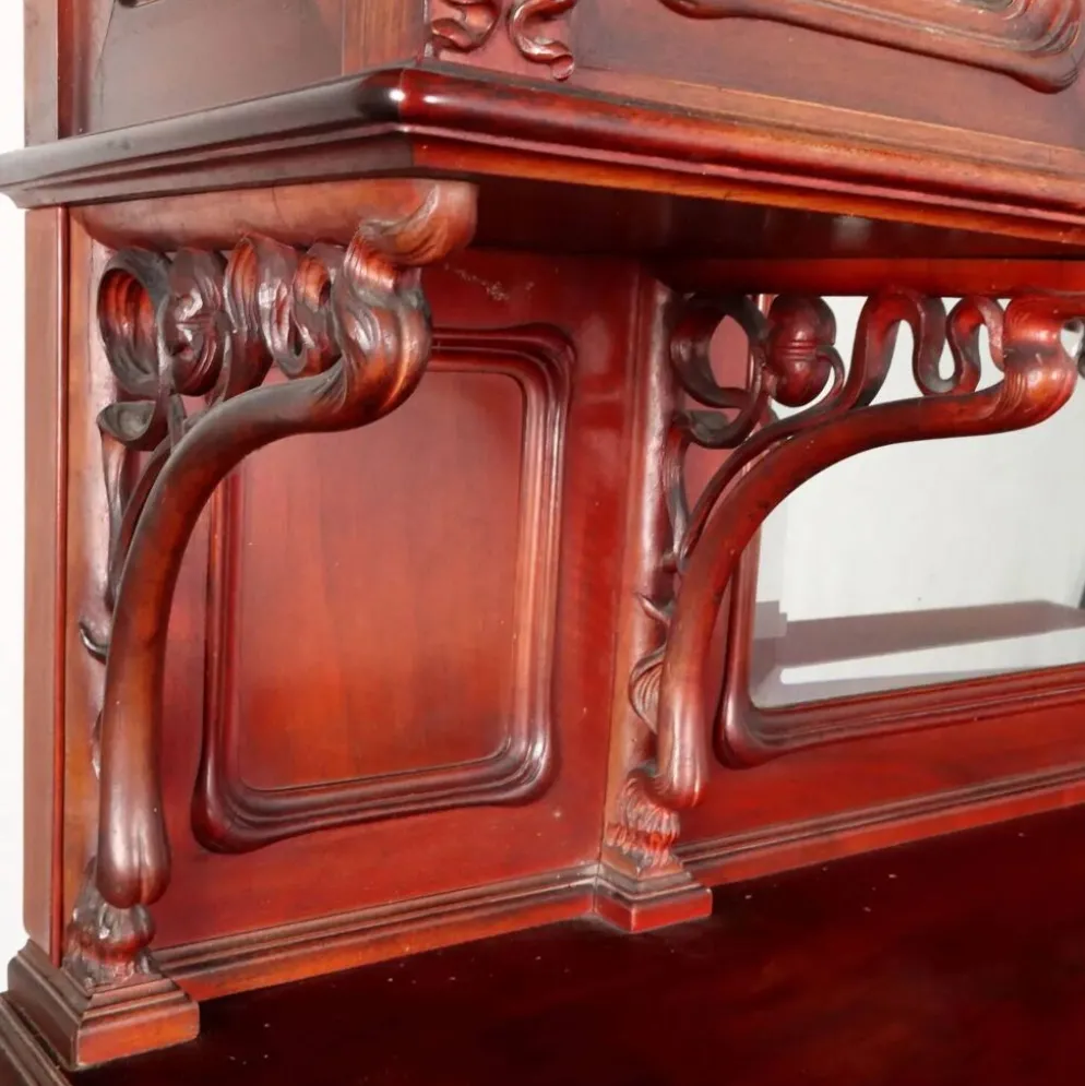 Buffet ancien Art nouveau en noyer avec décorations, Italie, XIXe siècle