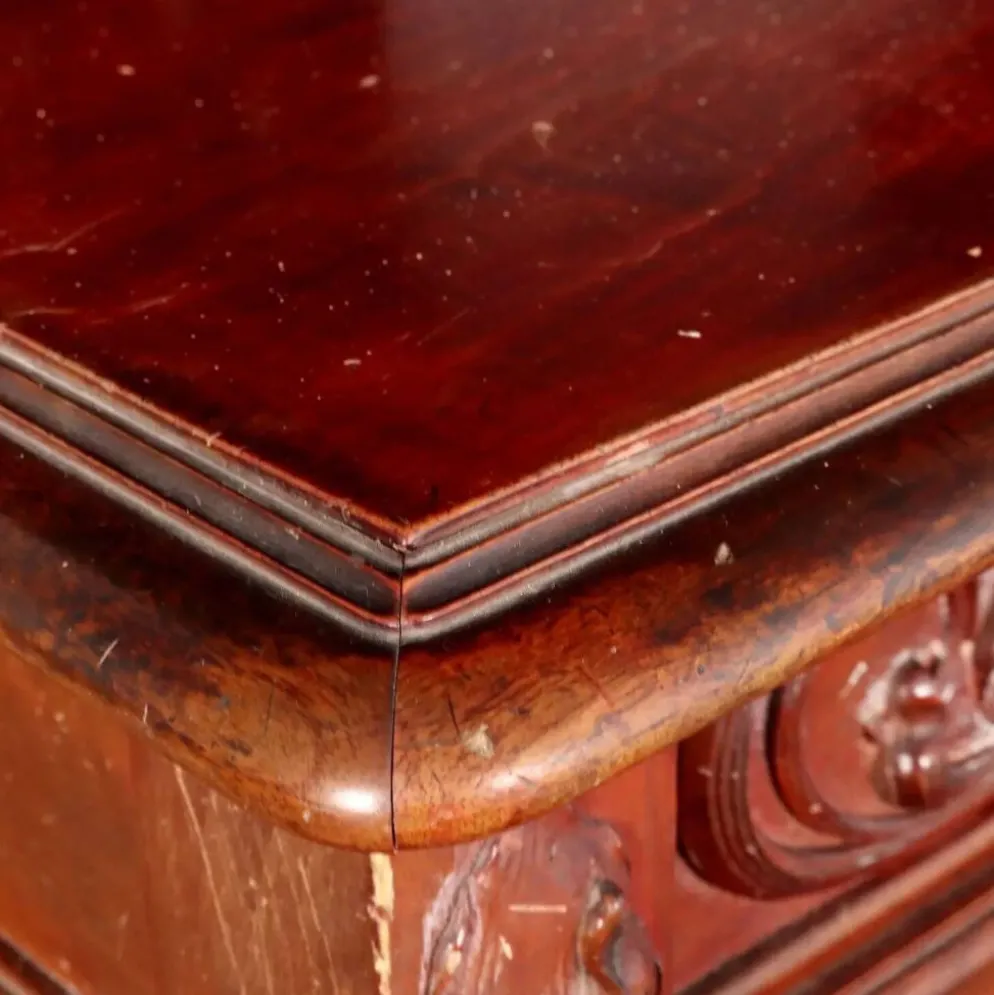 Buffet ancien Art nouveau en noyer avec décorations, Italie, XIXe siècle