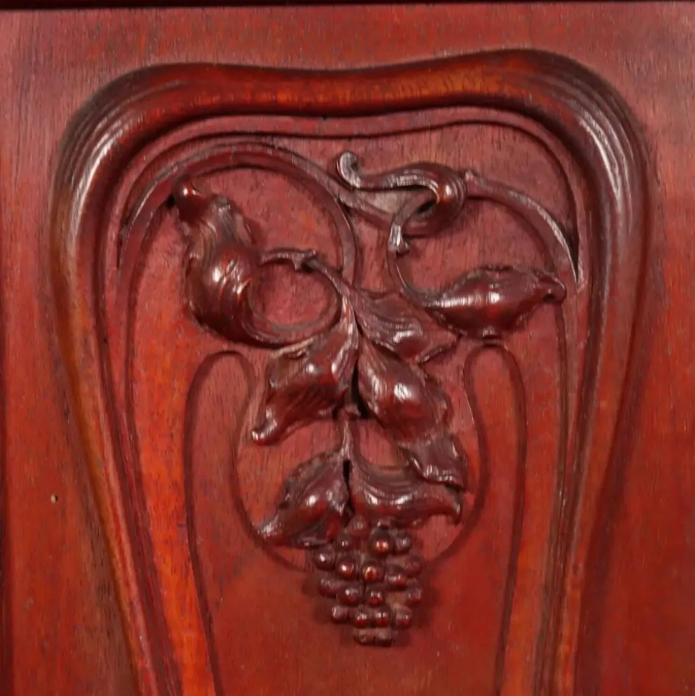 Buffet ancien Art nouveau en noyer avec décorations, Italie, XIXe siècle
