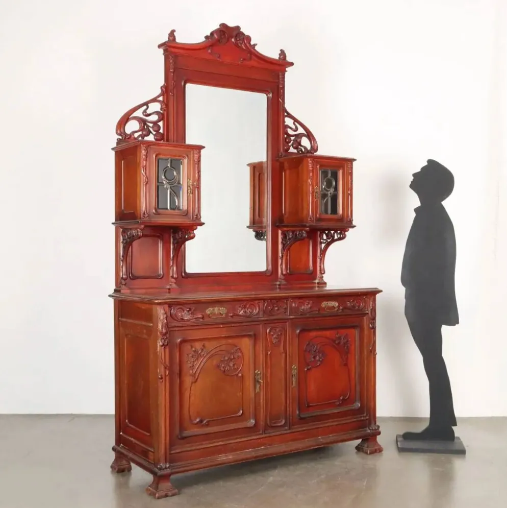 Buffet ancien Art nouveau en noyer avec décorations, Italie, XIXe siècle