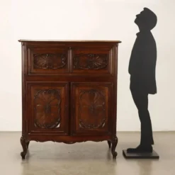 Buffet ancien de style provençal en noyer, Piémont, XXe siècle