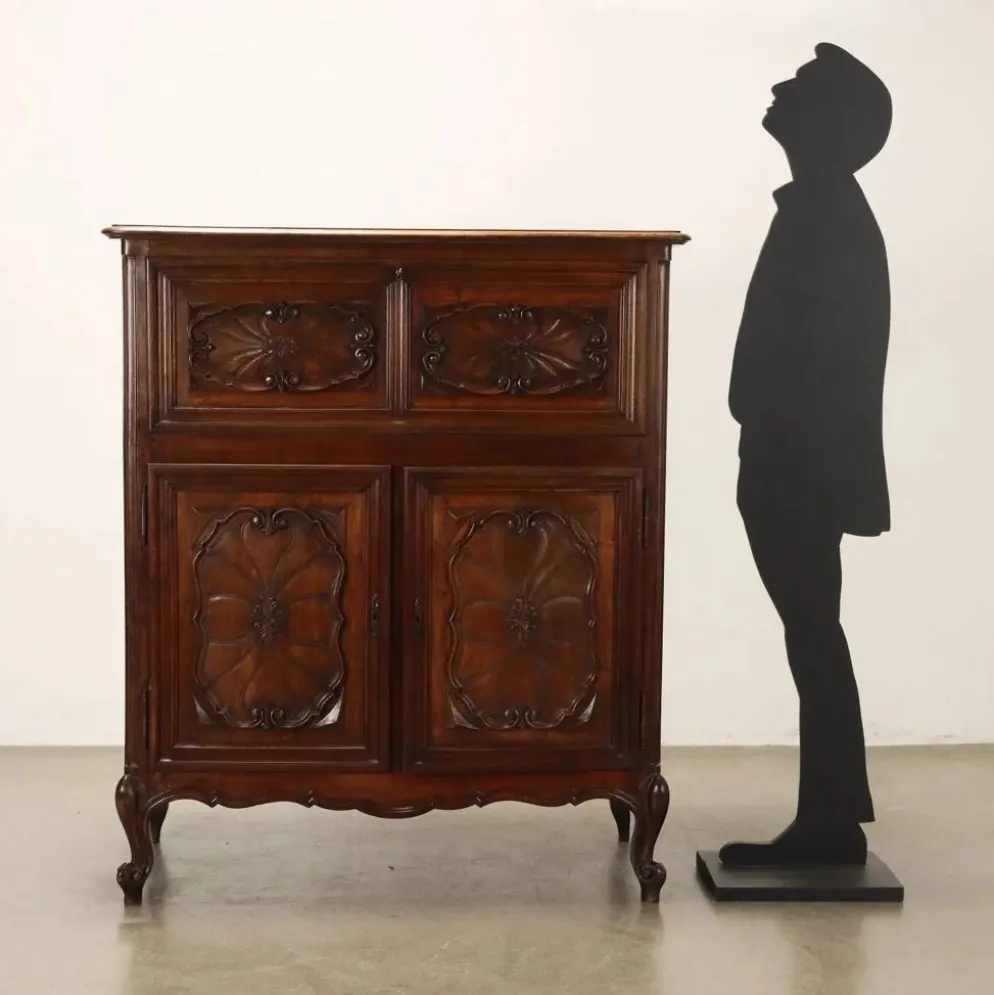 Buffet ancien de style provençal en noyer, Piémont, XXe siècle