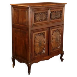 Buffet ancien de style provençal en noyer, Piémont, XXe siècle